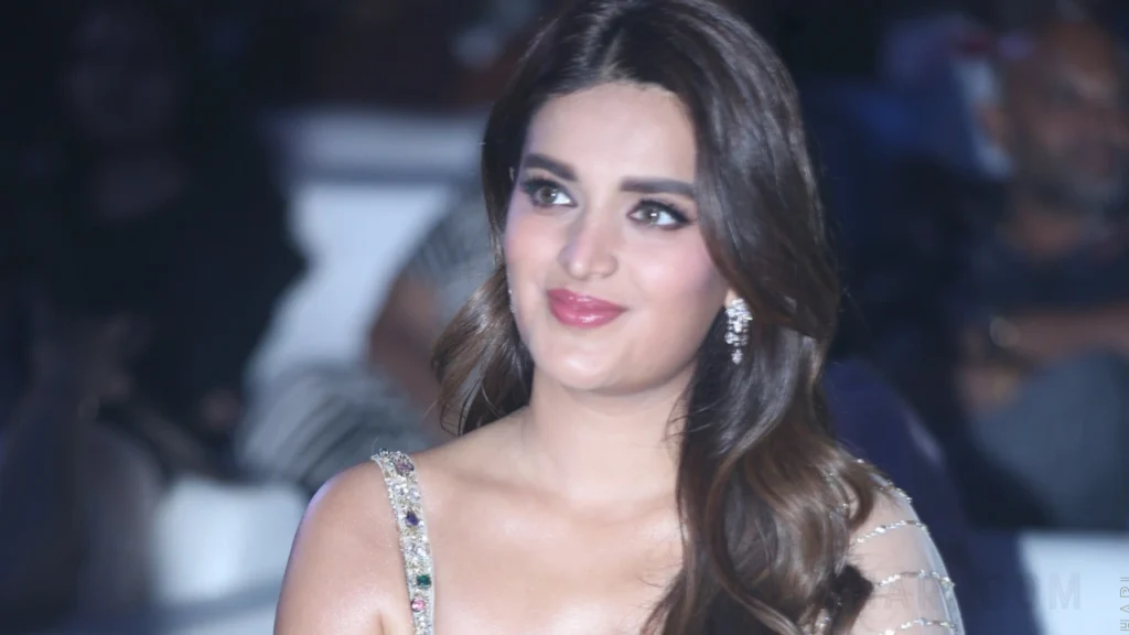 Actress Nidhhi Agerwal Photo Gallery