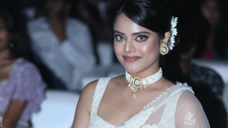 Actress Riddhi Kumar Exclusive HD Gallery