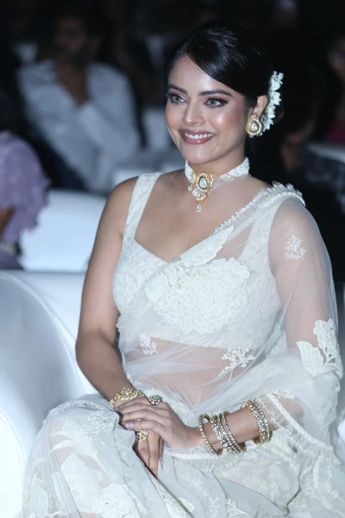 Actress Riddhi Kumar 