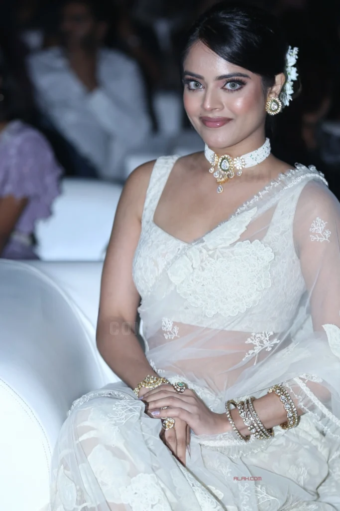 Actress Riddhi Kumar Photos