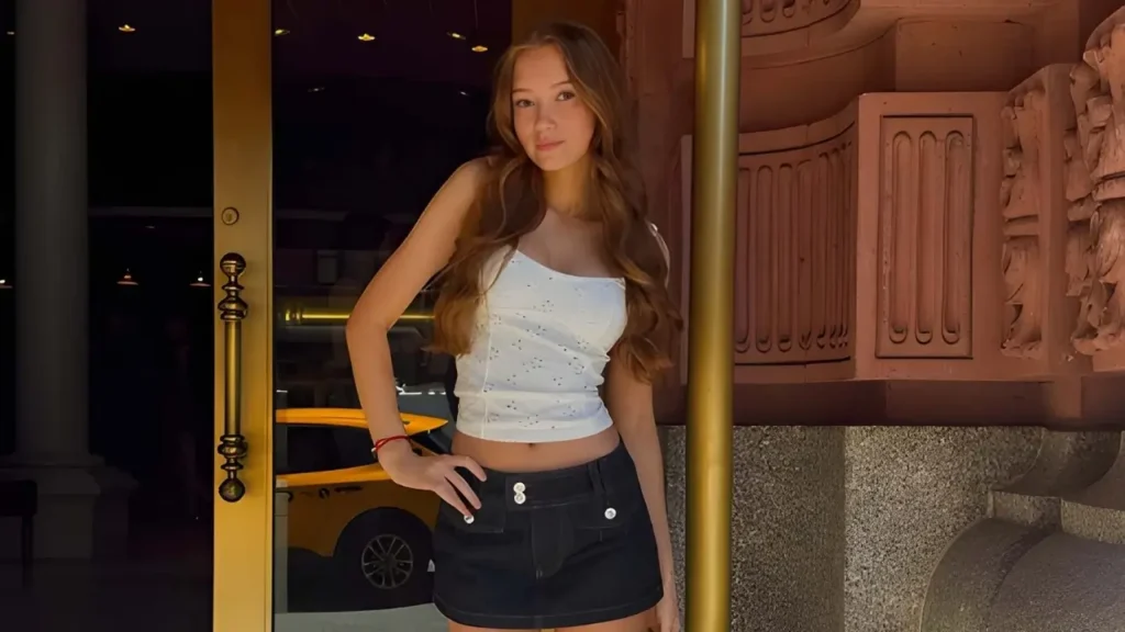 Caroline Elle Abrams Biography