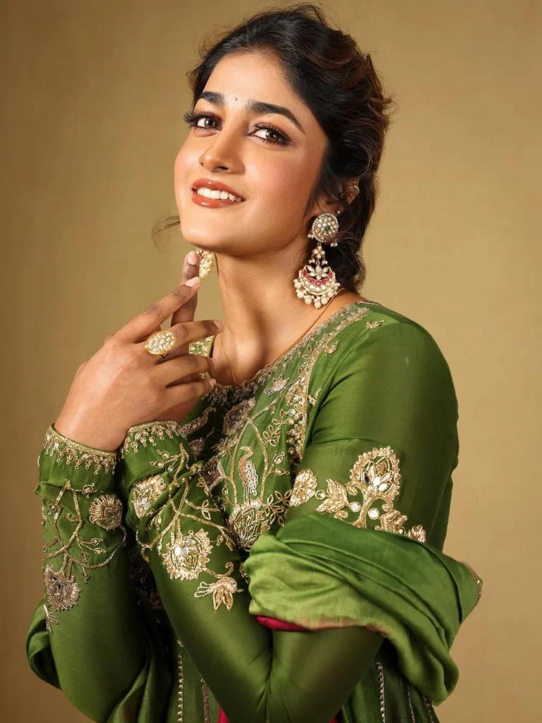 Dimple Hayathi Ragalahari 