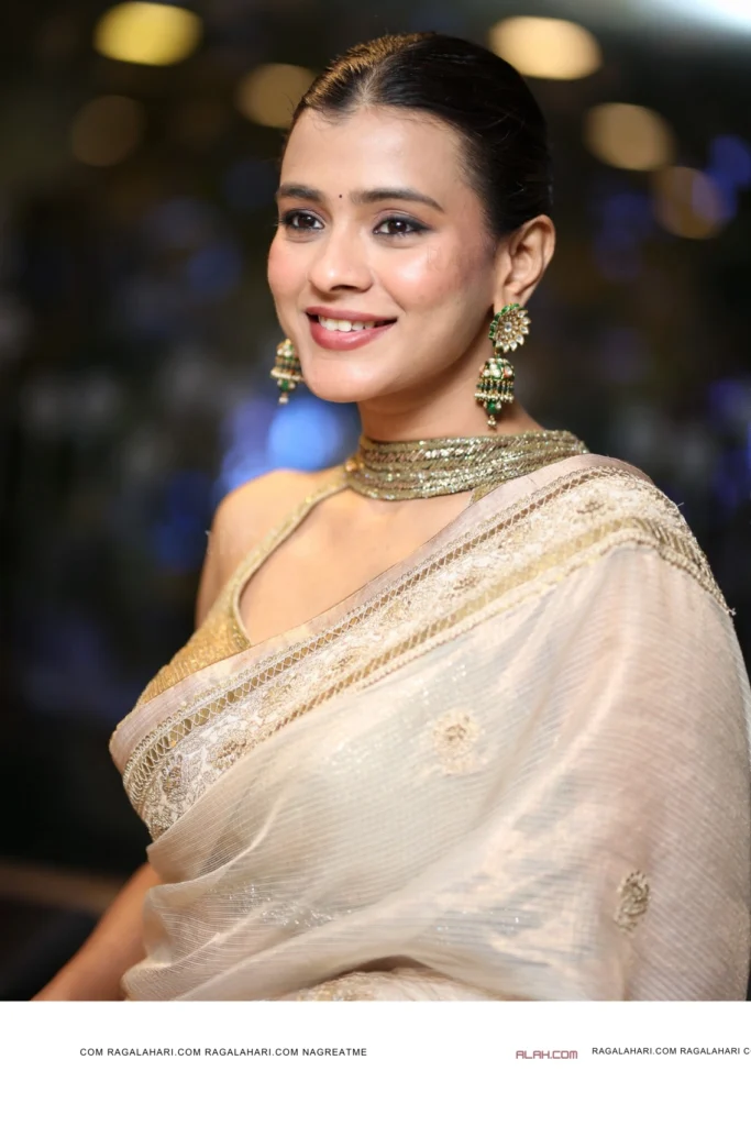 Hebah Patel hot in saree HD