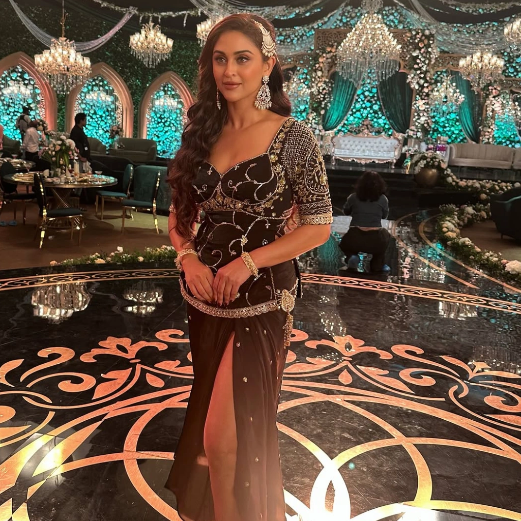 Krystle D'Souza Dhurandhar Shararat