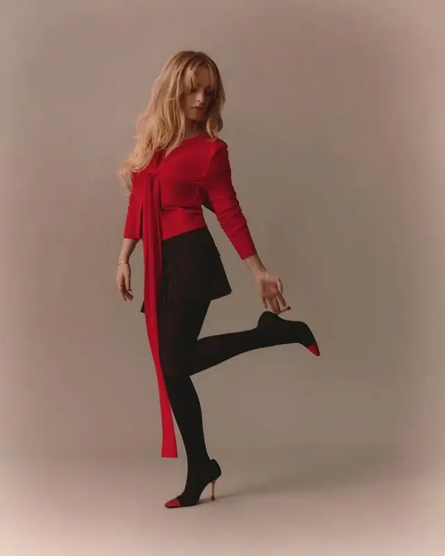 McKenna Grace performing music 2025