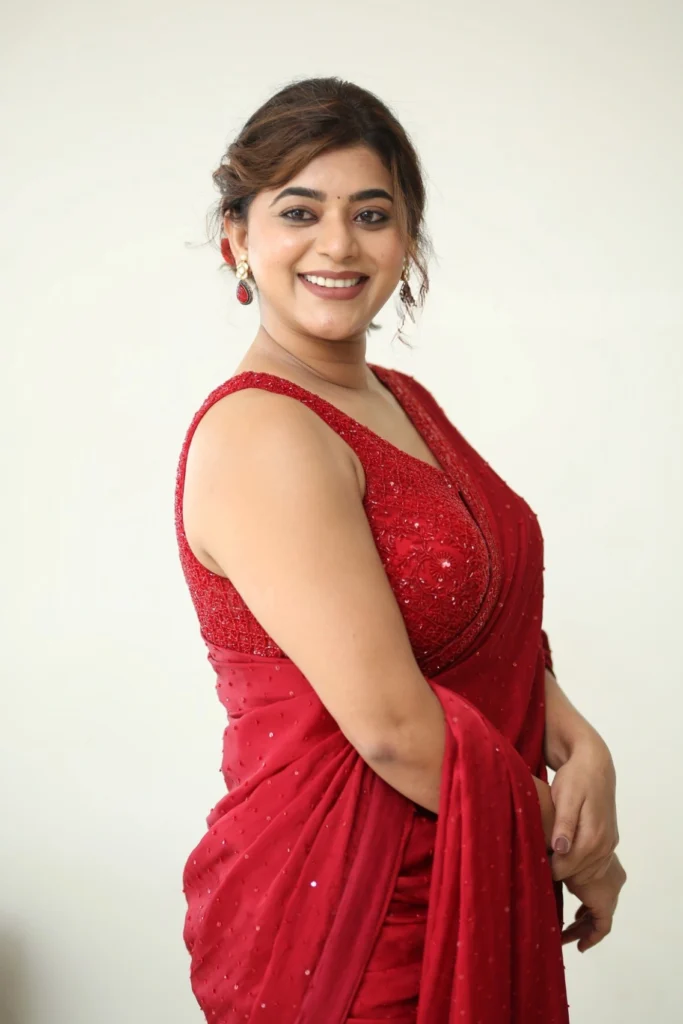 Yamini Bhaskar Photo Gallery