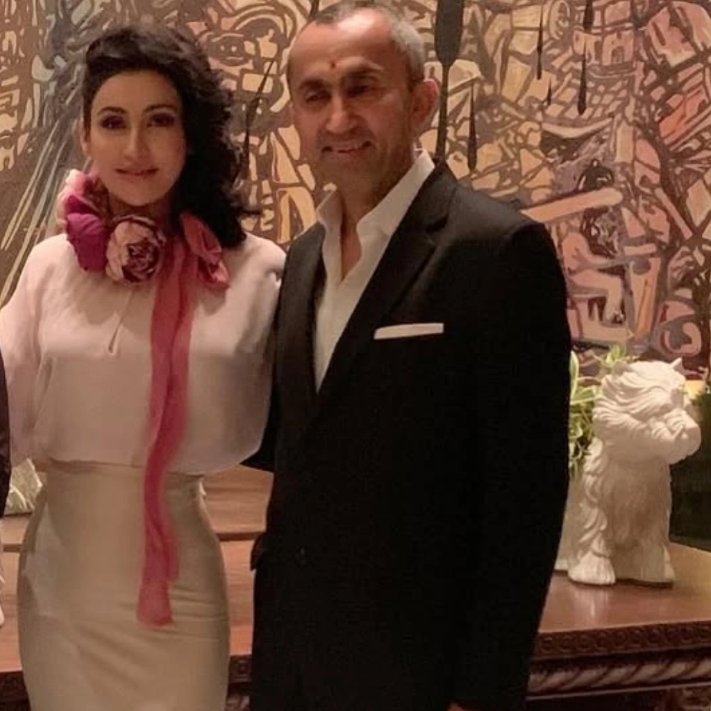 shalini passi pics with husband