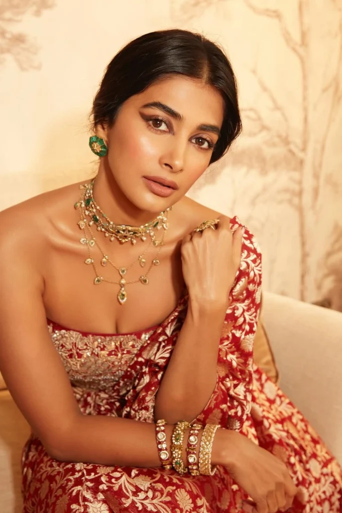 Actress Pooja Hegde saree photos