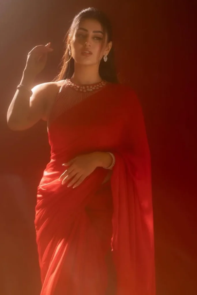 Archana Iyer saree pics