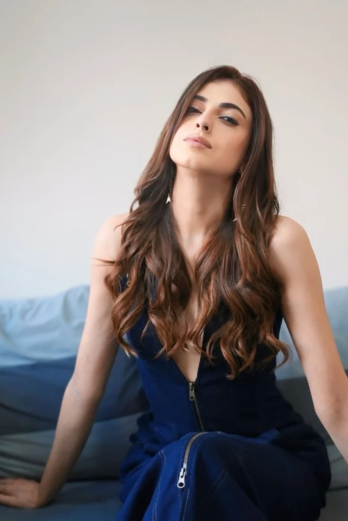 Farrhana Bhatt latest glamorous photoshoot stills