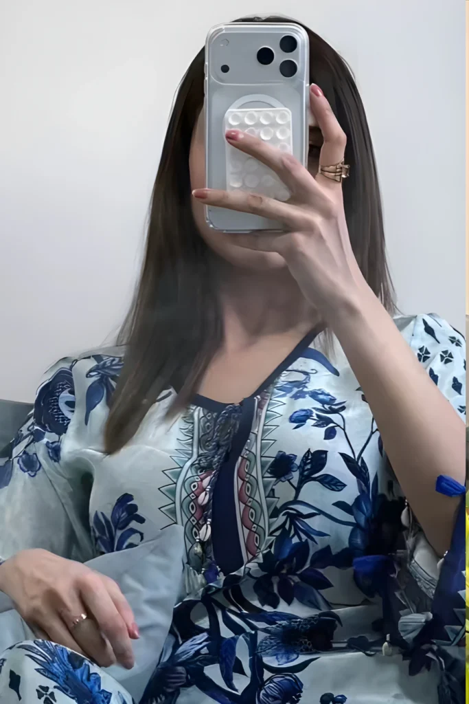 Farrhana Bhatt selfie