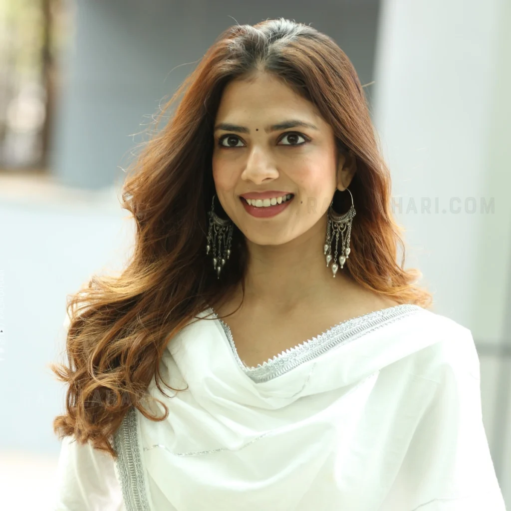 Malavika Mohanan white suit image