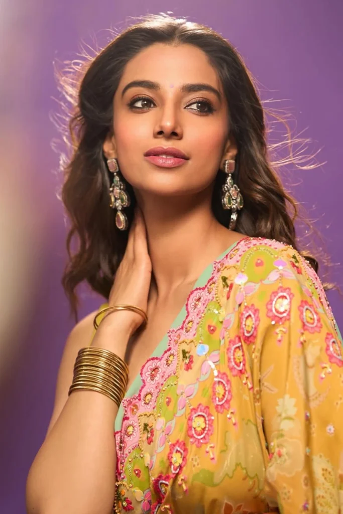 Meenakshi Chaudhary pics