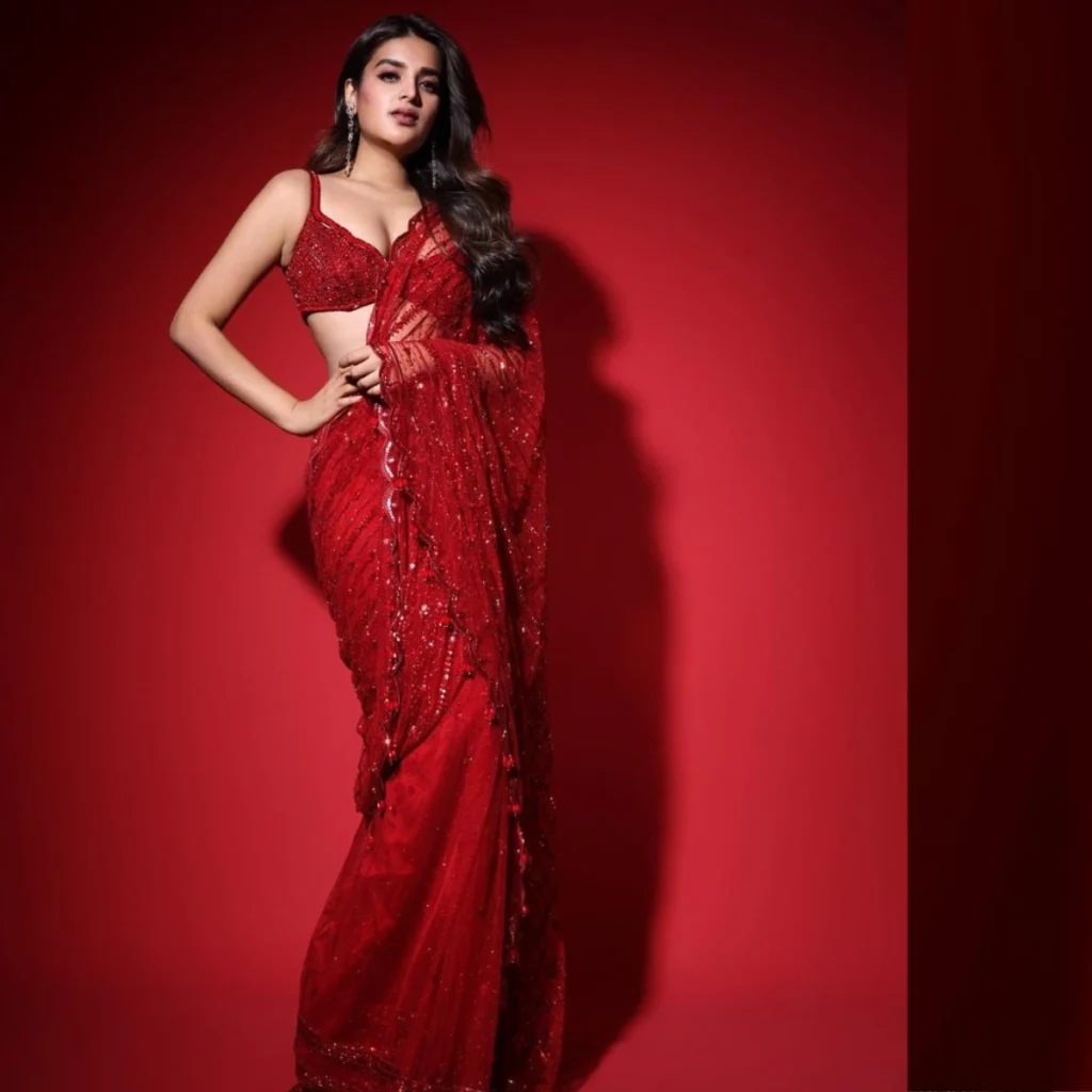 Nidhhi Agerwal hd latest saree stills
