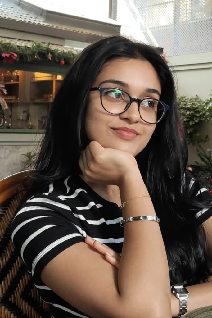 Nidhi Pradeep glasses hd pics