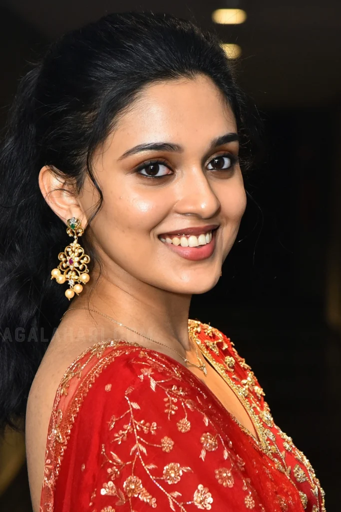 Nidhi Pradeep hd pics