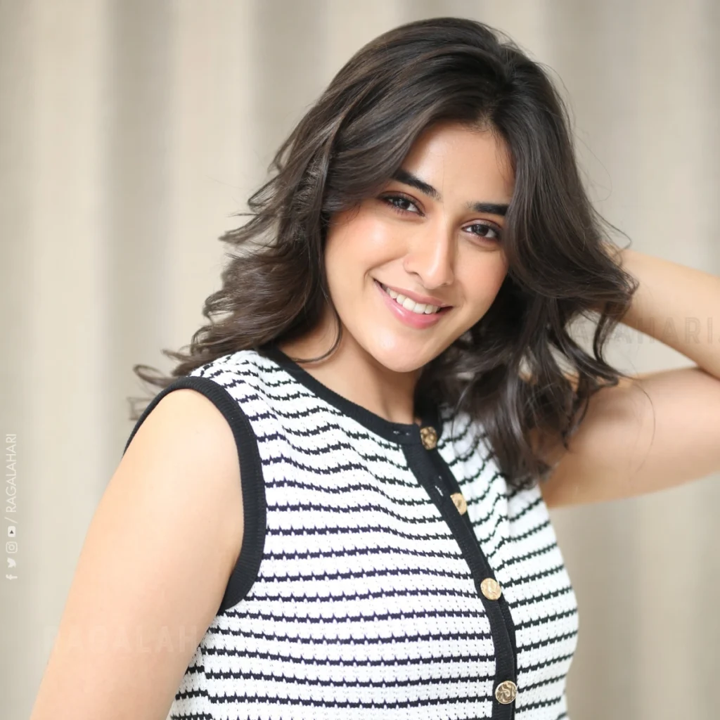 Sakshi Vaidya images