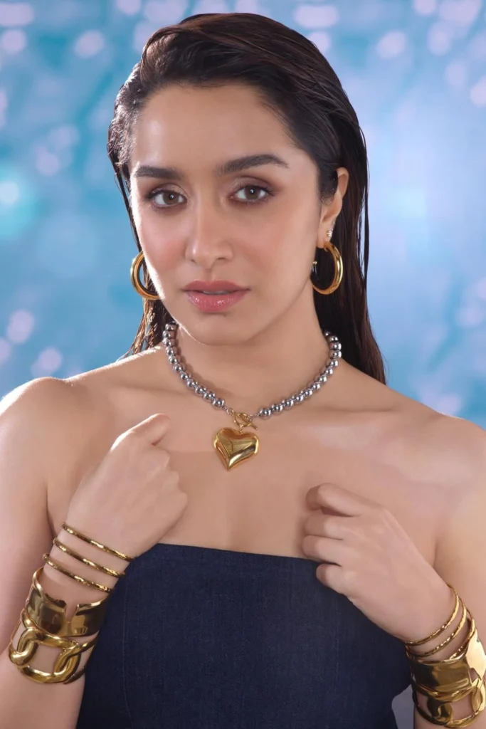 Shraddha Kapoor hot photo with jewellery