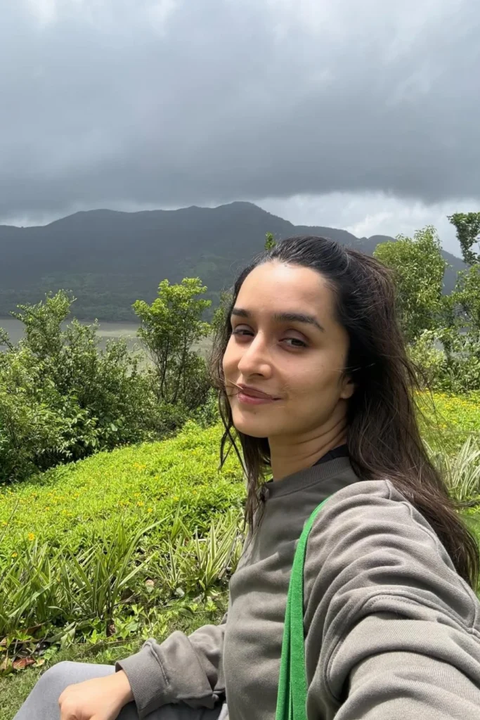 Shraddha Kapoor mountain black jacket pic