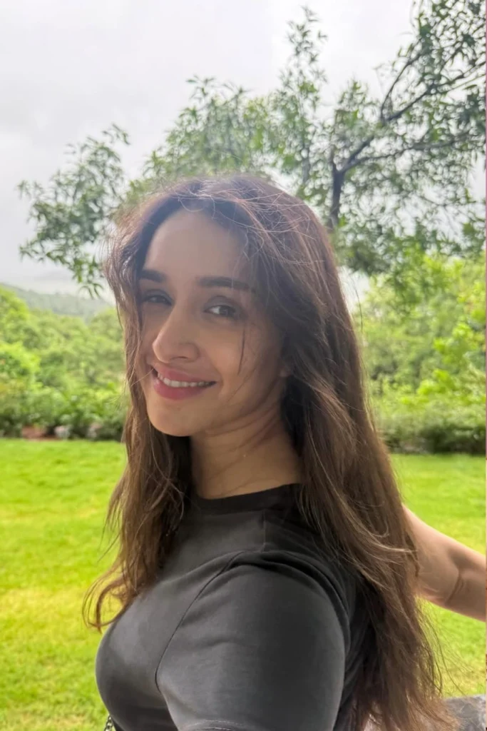 Shraddha Kapoor nature pic