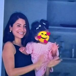 Vamika Kohli With Mother