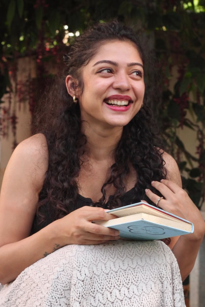 Varsha Bollamma instagram pics