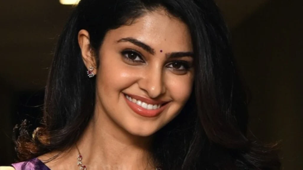 Manasa Varanasi Steals Hearts stills