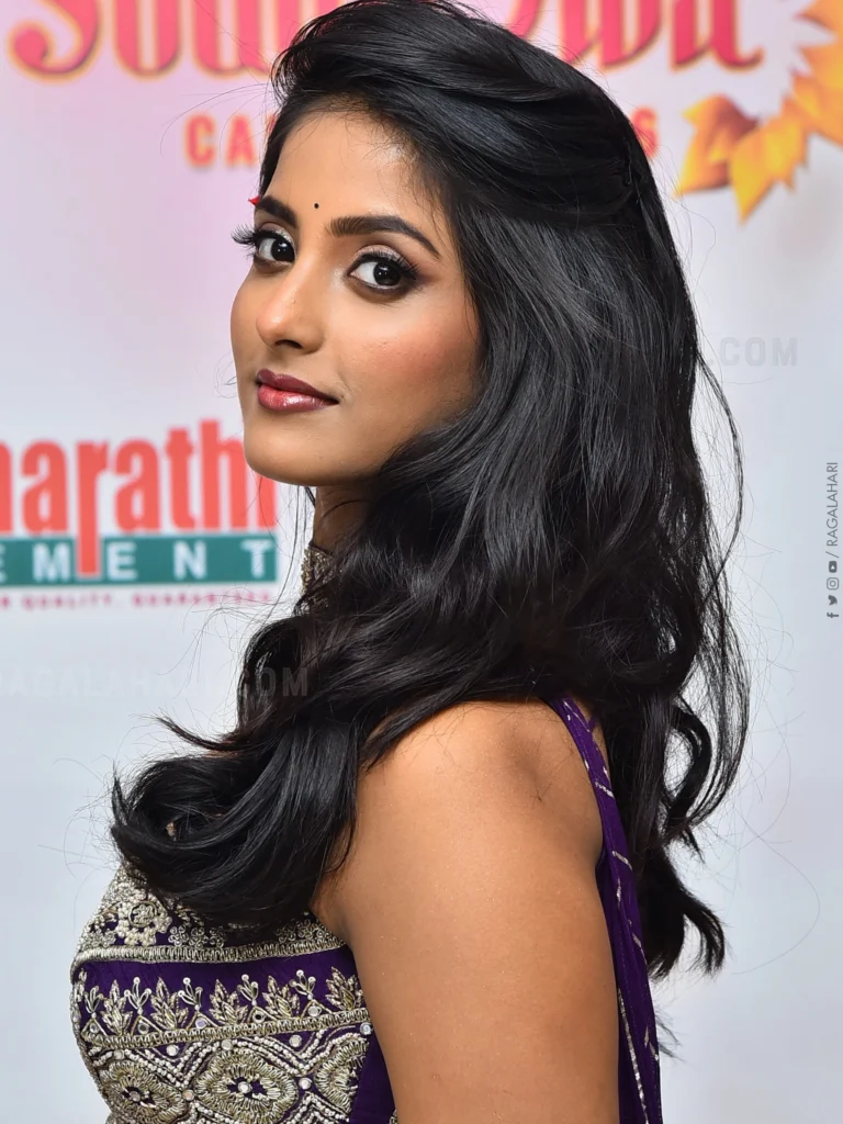 Ulka Gupta Latest HD images