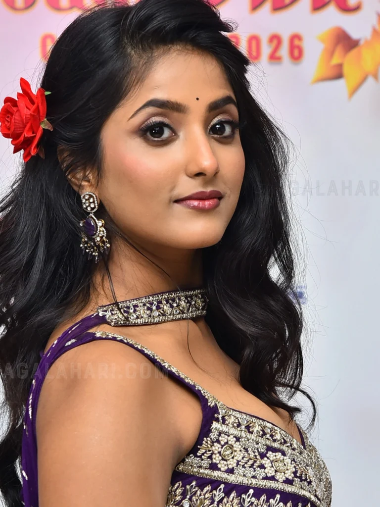Ulka Gupta  images