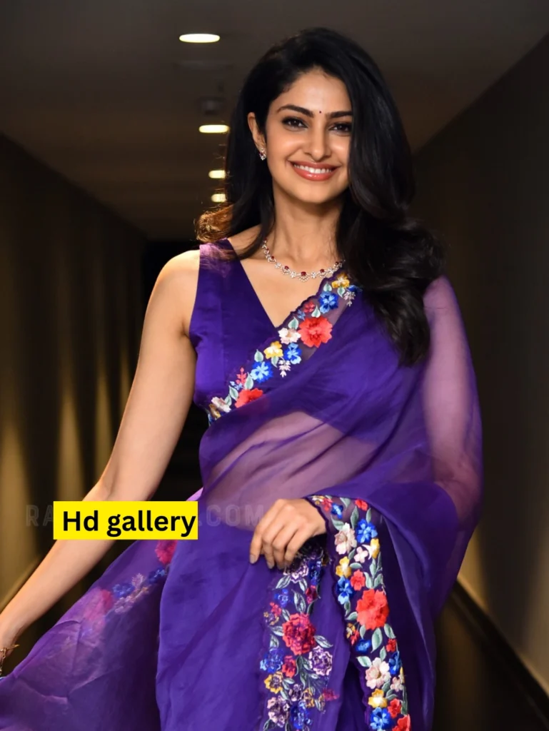 manasa varanasi stills