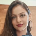 Kumbh Mela Viral Girl Monalisa Bhosle: Who Is She? Age, Story & Viral Fame